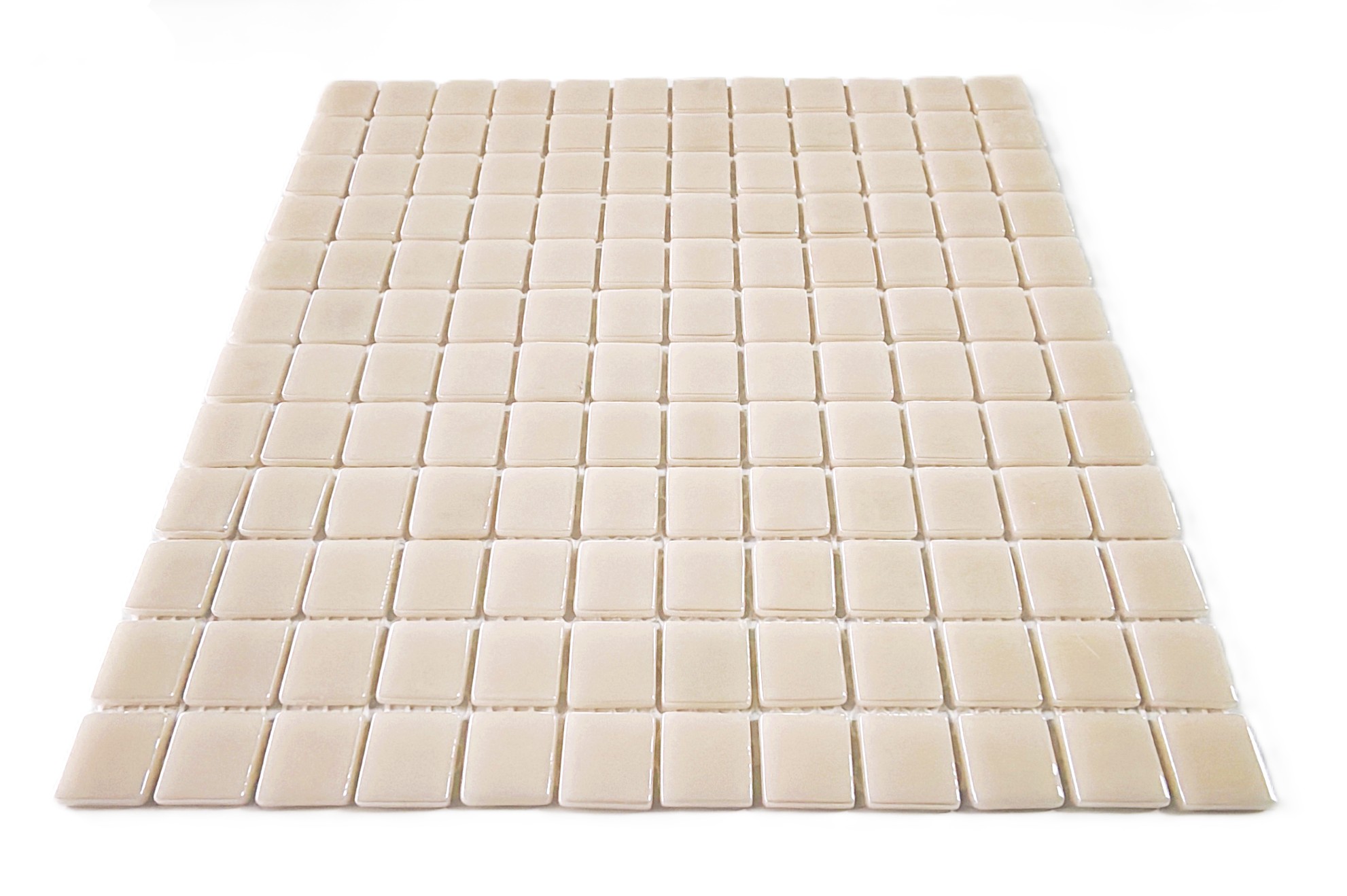 Mutfak tezgah arası, Havuz, Banyo, Sauna, Spa, iç , dış, zemin, duvar, kaplama ve dekorasyon uygulamalarında tüm yüzeyler için, 2.5x2.5cm. Kum Beji 31.5x31.5cm. Fileli Cam Mozaik.